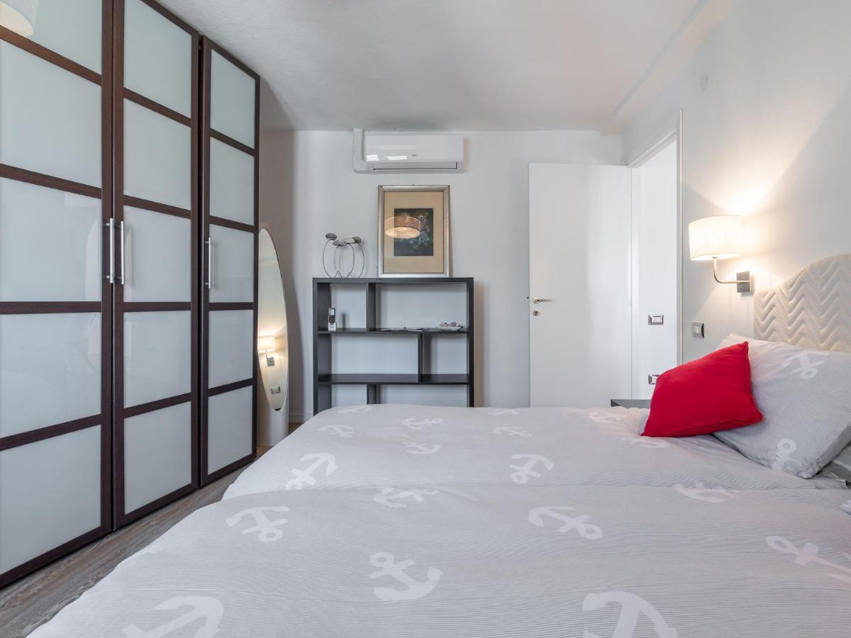 Casa Alla Marina Del Porto Di Cagliari Apartamento Exterior foto